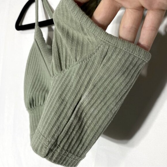 SOLD-Pretty Little Thing Green Ribbed Button Up Bra Top Crop Top 4 - Picture 11 of 14
